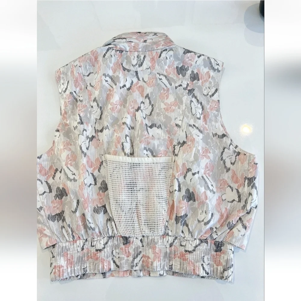 FP Movement NWTs "Off The Grid" Supernova Floral Vest with Hood - Picture 4 of 5